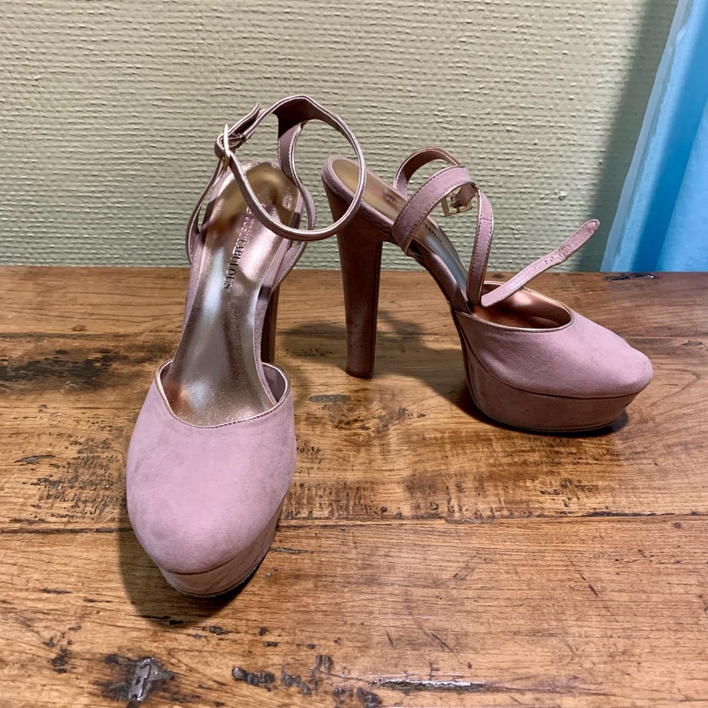 2 for $20 Just Fabulous Mauve Platform Heels